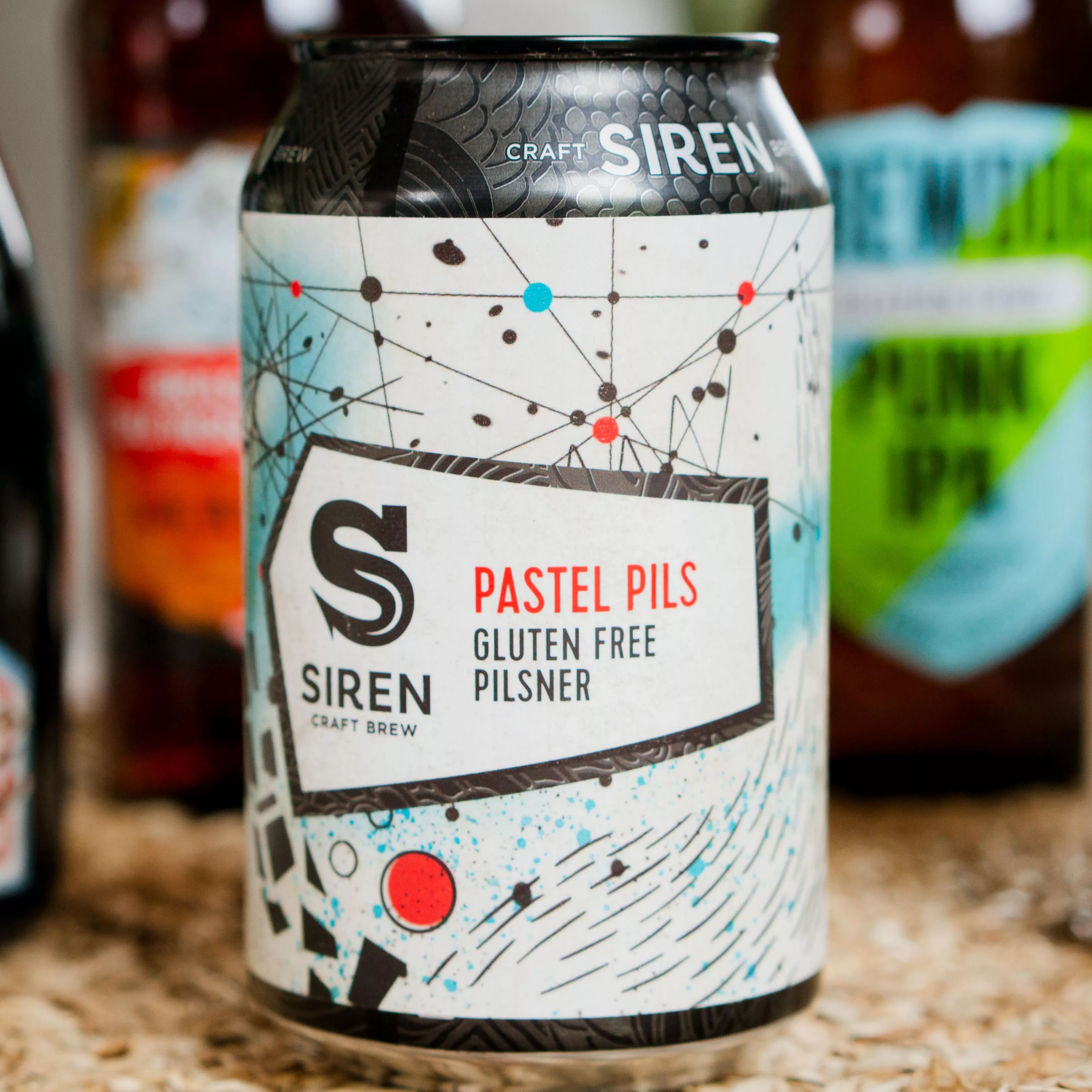 Bière Pastel Pils - Brasserie Siren Craft Brew | Une Petite Mousse